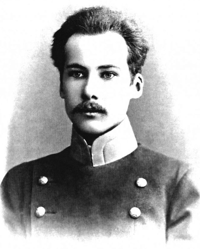 Андрей Белый (настоящее имя Борис Николаевич Бугаев) (1880-1934)