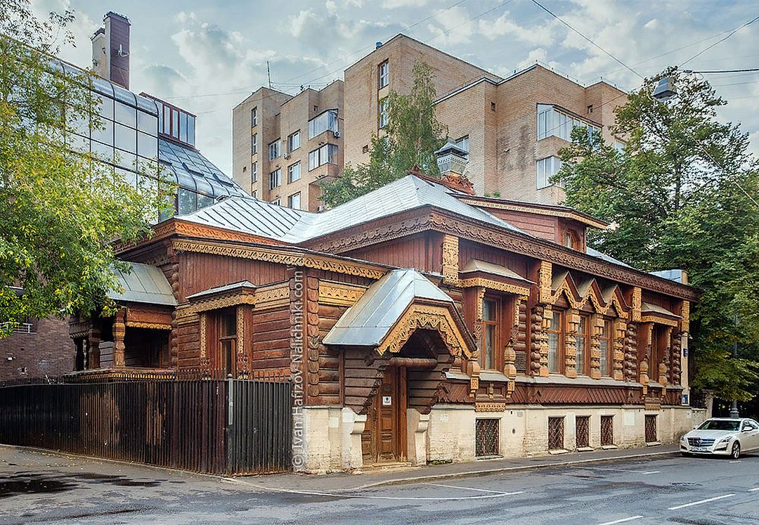 Дом предпринимателя и мецената А.А. Пороховщикова, владельца  гостиницы «Славянский базар»  и одноименного ресторана 